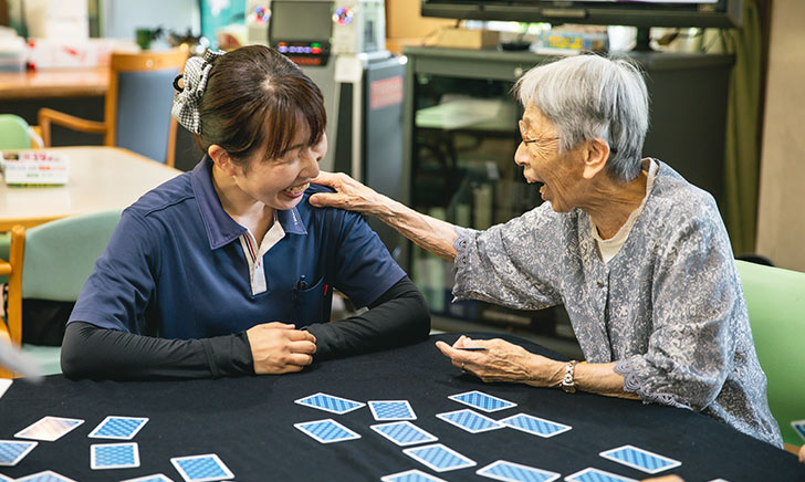 前向きに歩む方が集う活力あふれるデイ