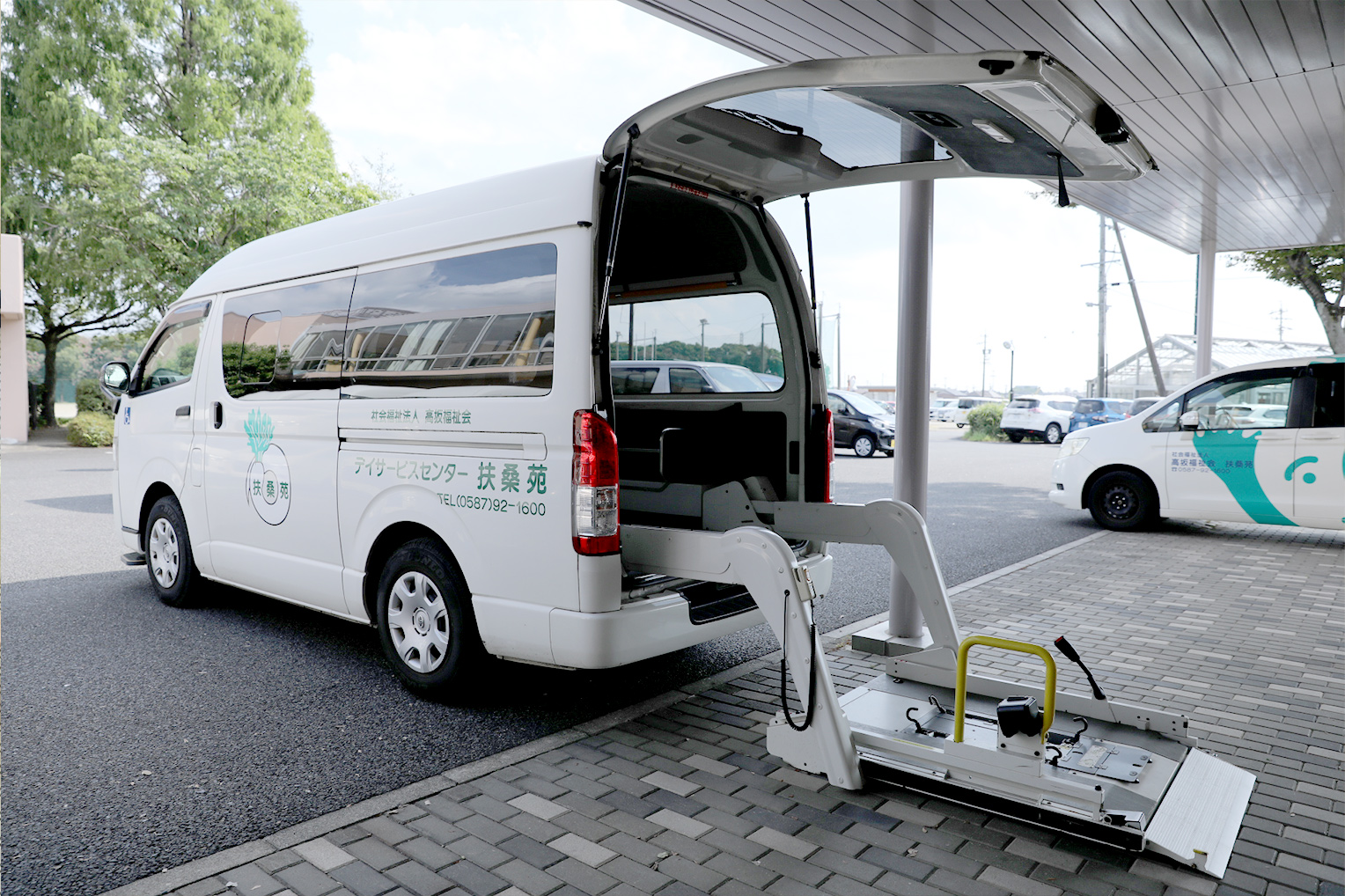 送迎車両(5台完備)