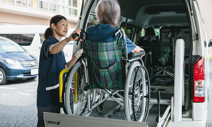 送迎サービスとアクセスの良さ